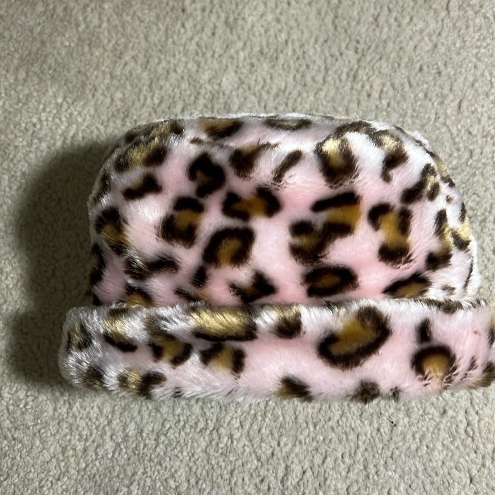 Pink and leopard print faux fur women’s hat!